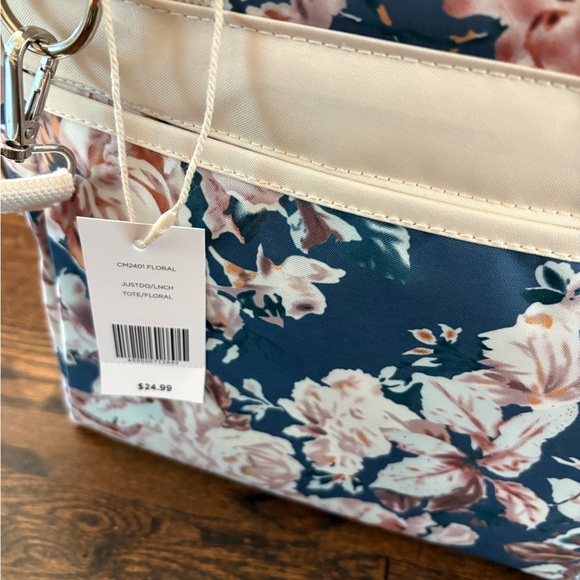 NWT Elegant Blue and Cream Floral Tote Bag - Picture 2 of 4